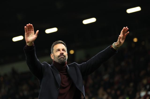 开云体育官网-范尼：我还有两场比赛，之后我会在幕后支持新教练